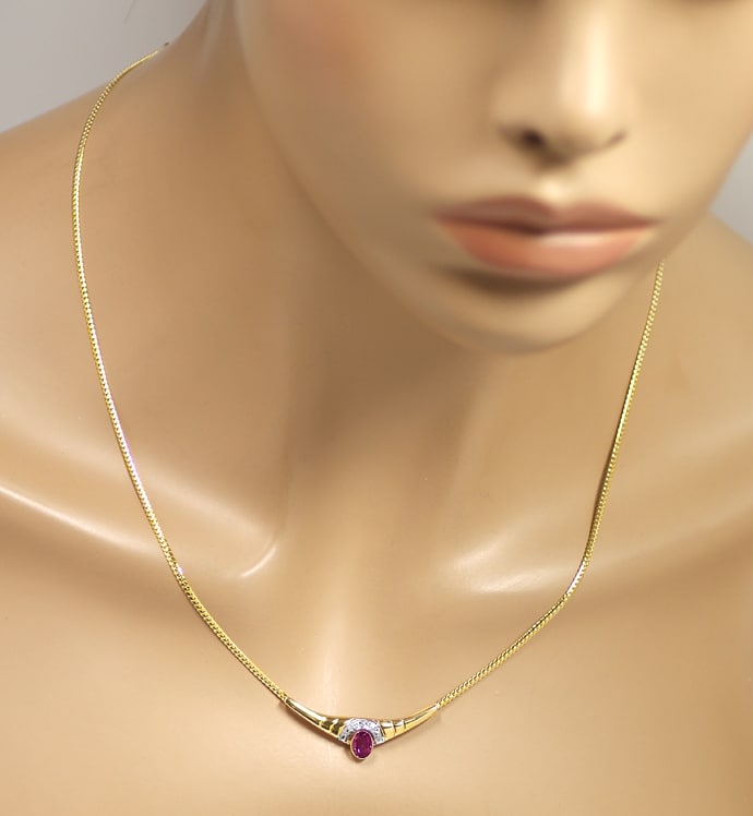 Foto 4 - Modernes Gold-Collier mit rotem Edelstein und Diamanten, Q0649